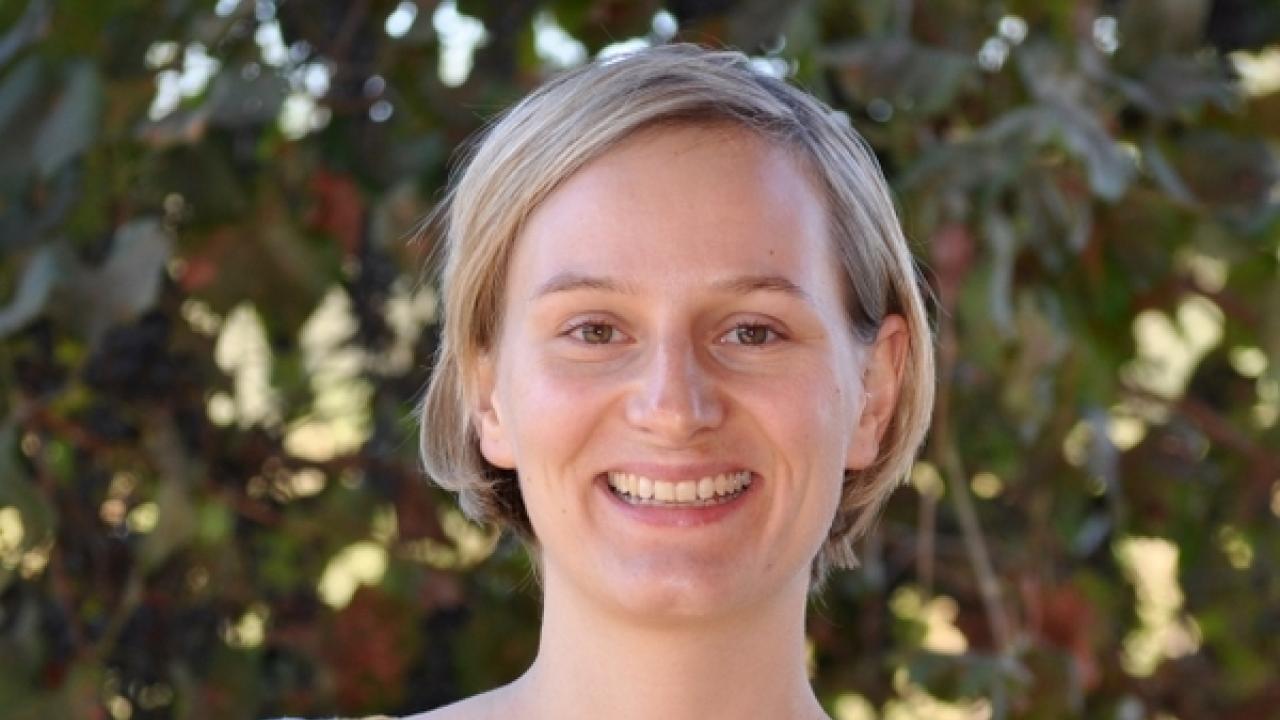 Dr. Helene Hopfer